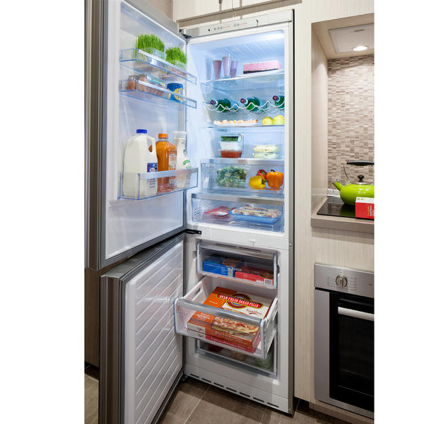 Bosch B10CB80NVW 24" CounterDepth BottomFreezer Refrigerator White