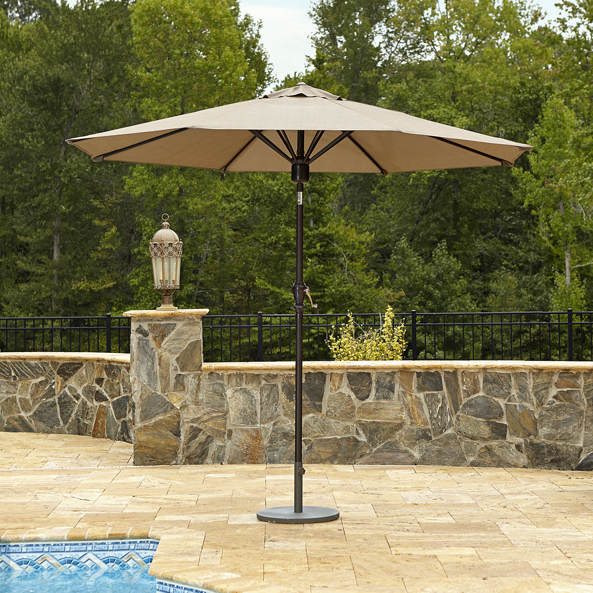 Garden Oasis Ur 15a031b Music Umbrella With Bluetooth Speaker