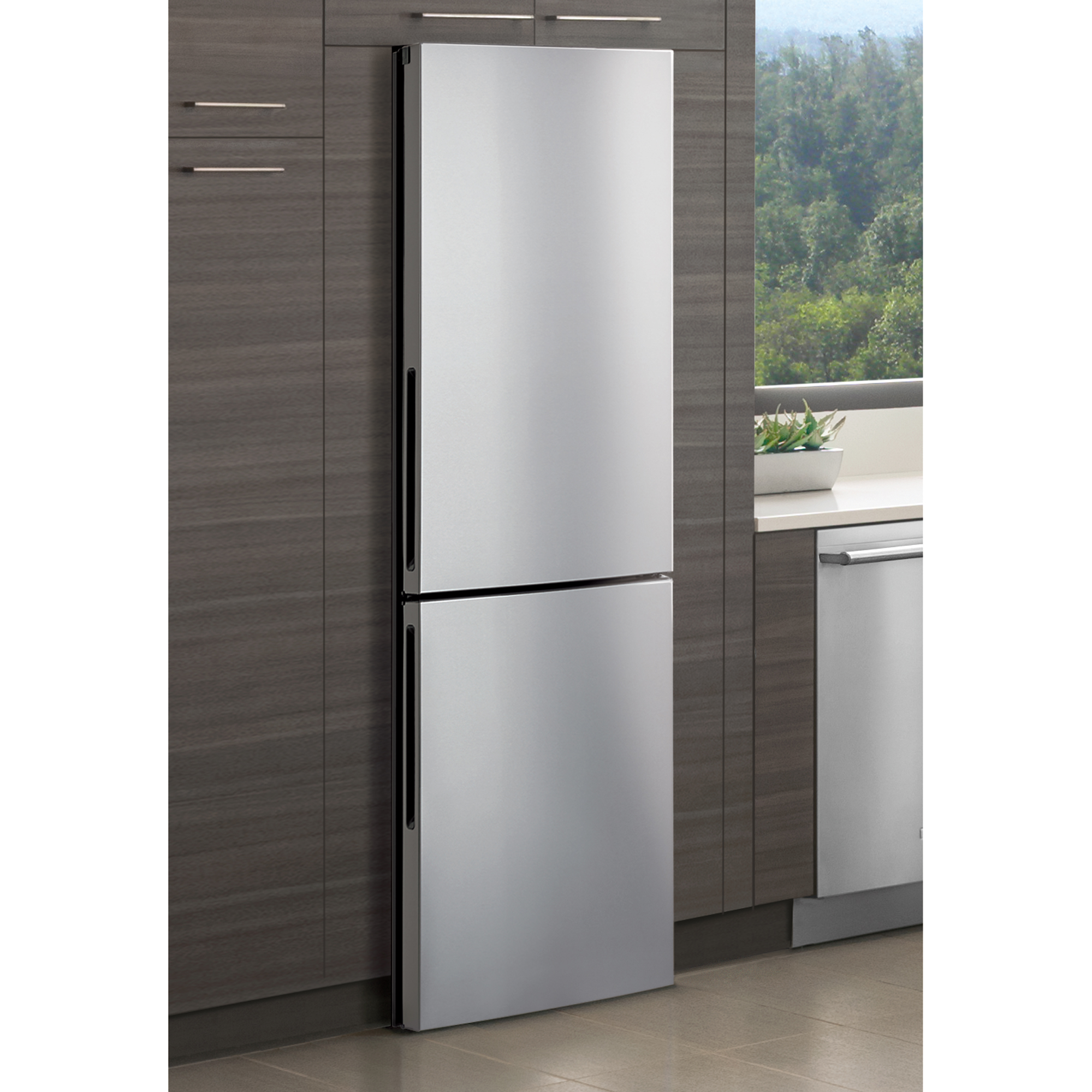 Electrolux EI12BF25US Bottom-Mount Refrigerator