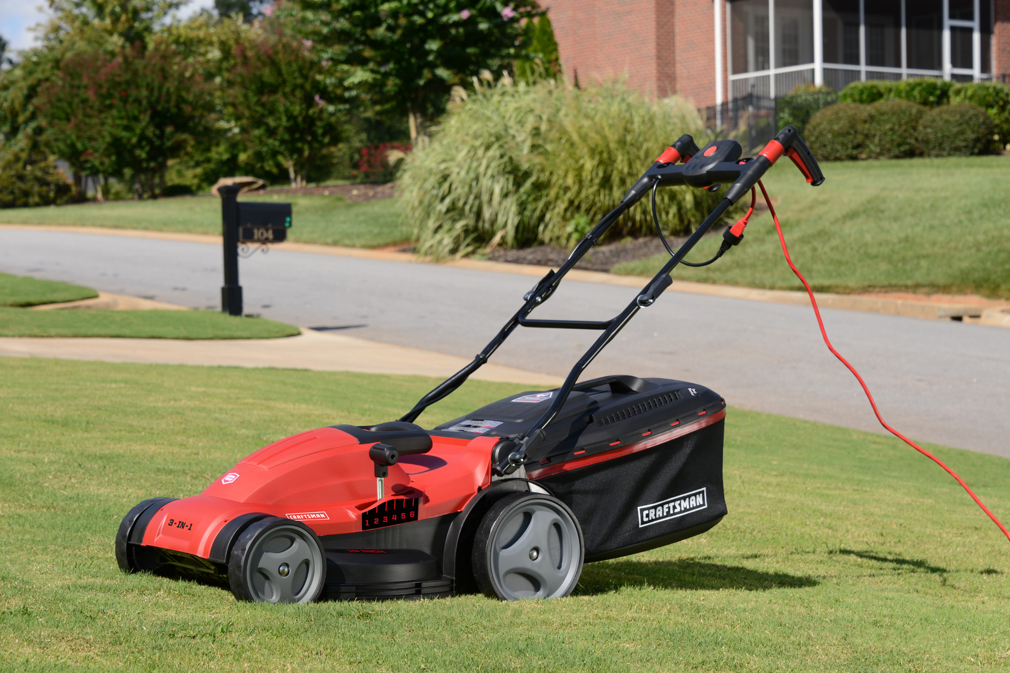 Getting Labeled pre emergent crabgrass herbicide Magnifier glaas Equipment