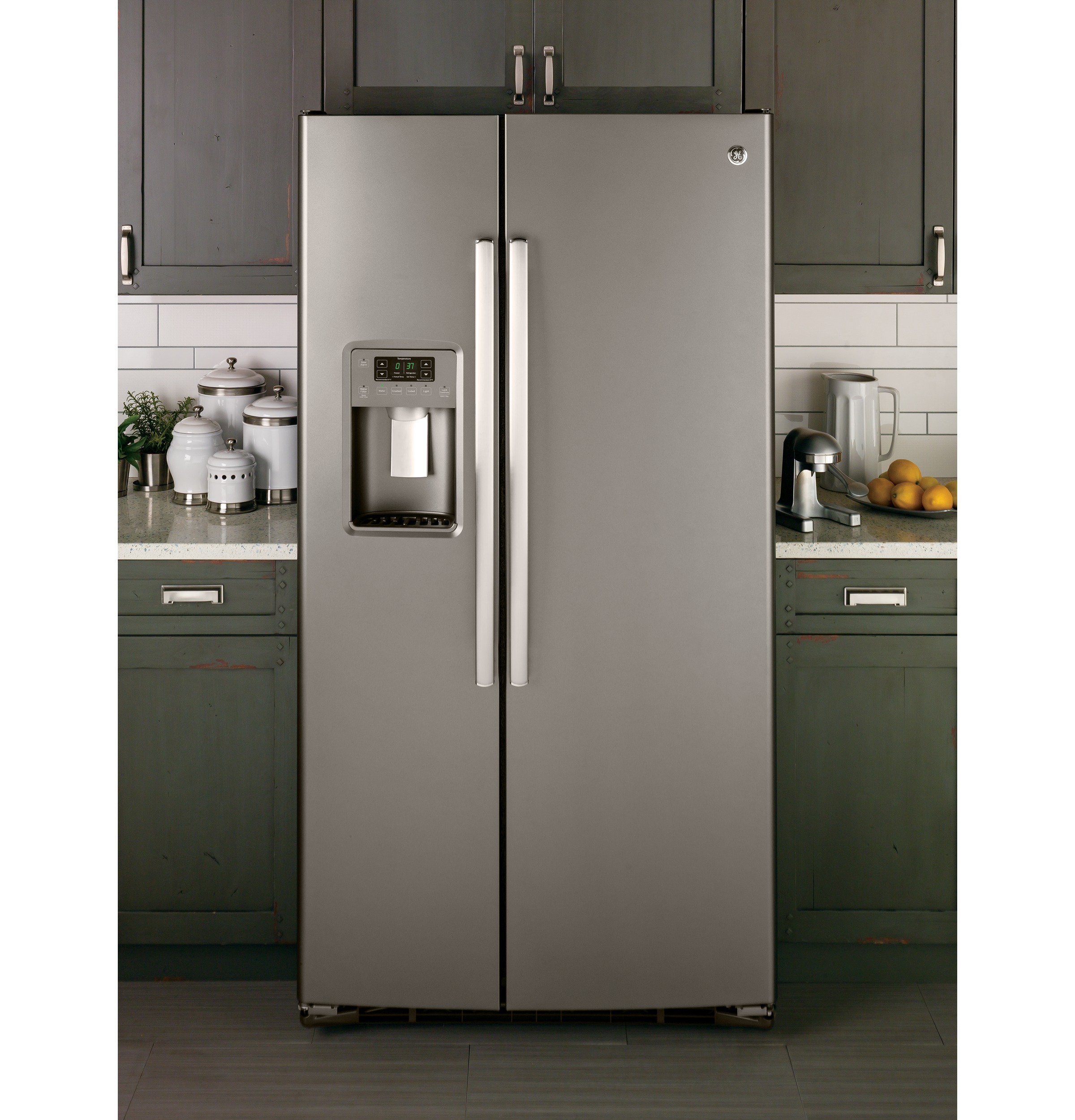 Холодильник через 1. Холодильник General Electric Side-by-Side. Холодильник Дженерал электрик Сайд бай Сайд.