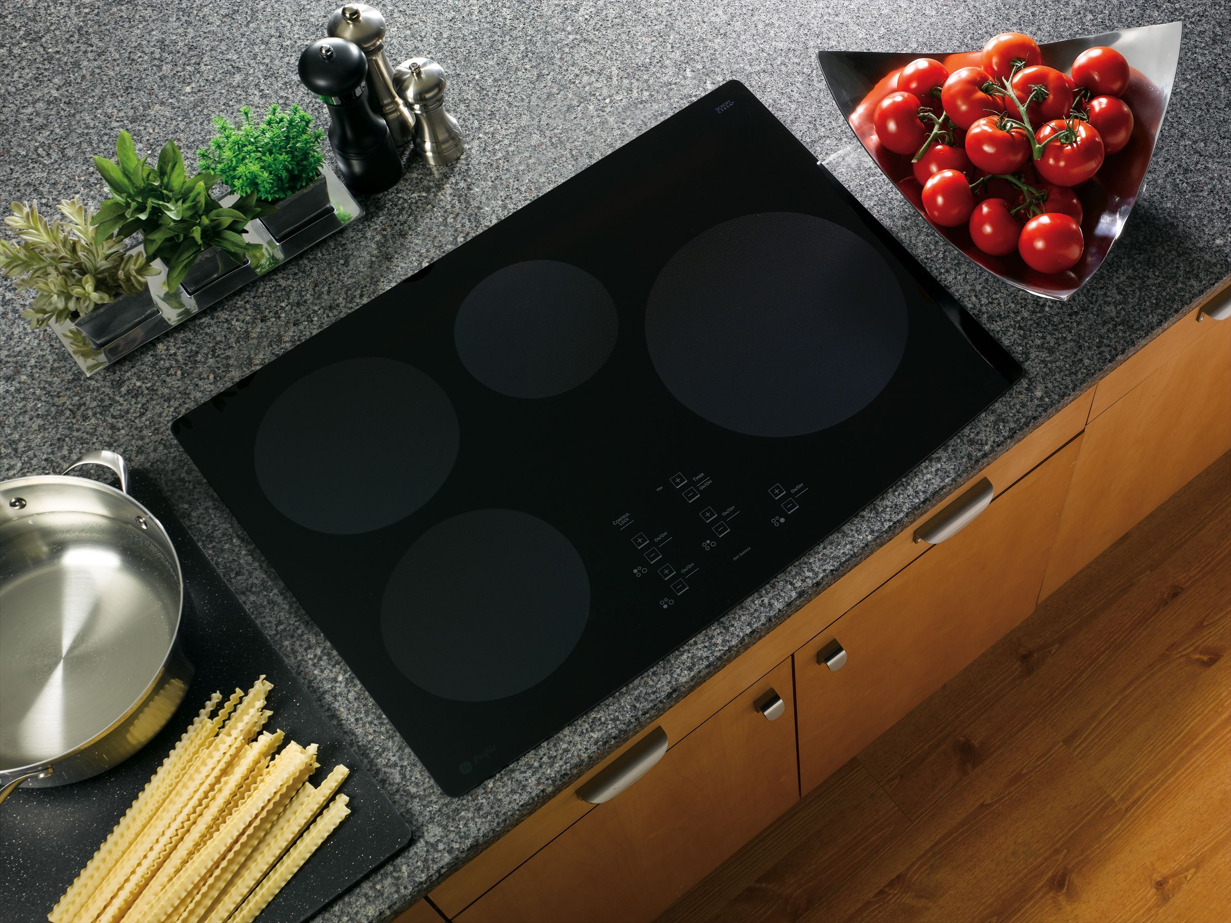 GE PHP900DM2BB Electric Cooktop