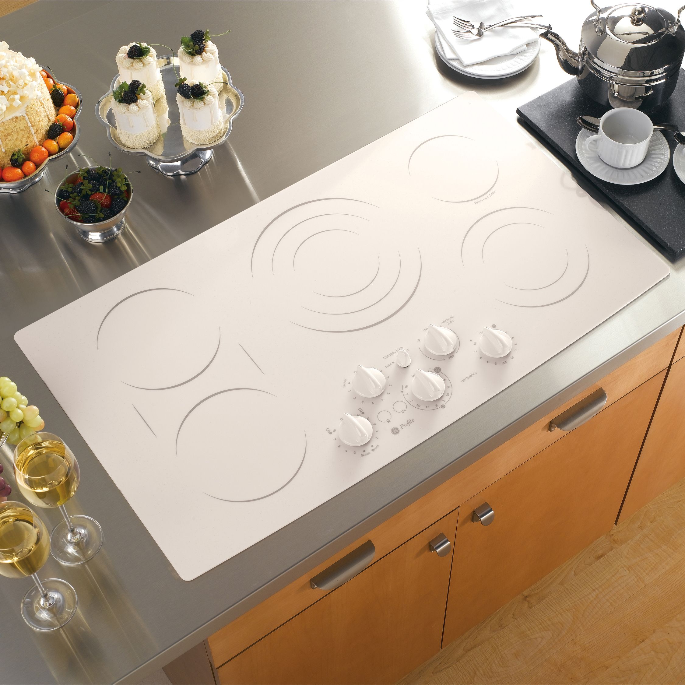 GE PP962KM1CC Electric Cooktop