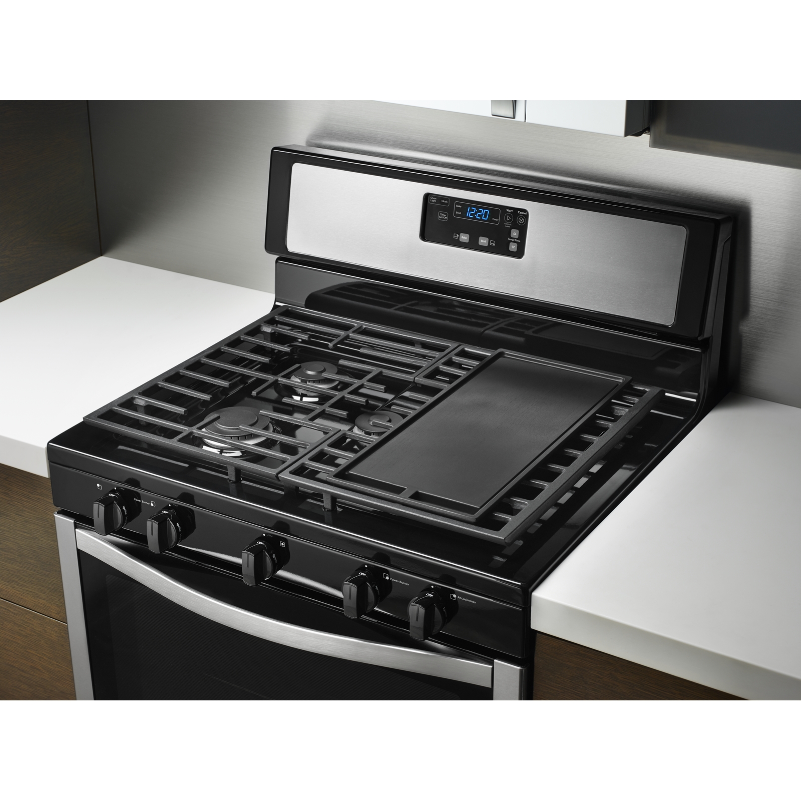 Whirlpool Wfg505m0bs 5 1 Cu Ft Gas Range W Griddle